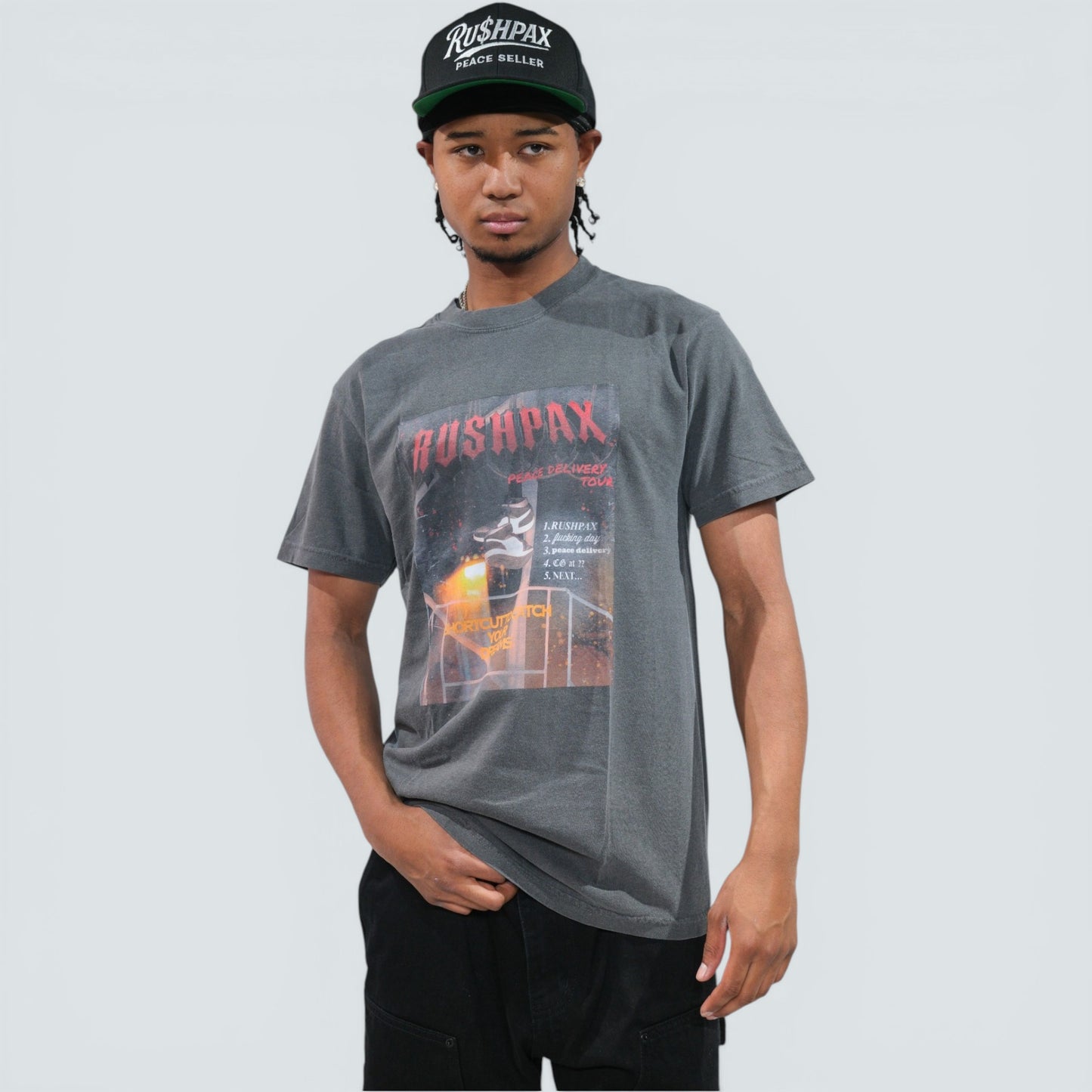 SHOEFITI GRAPHIC TEE
